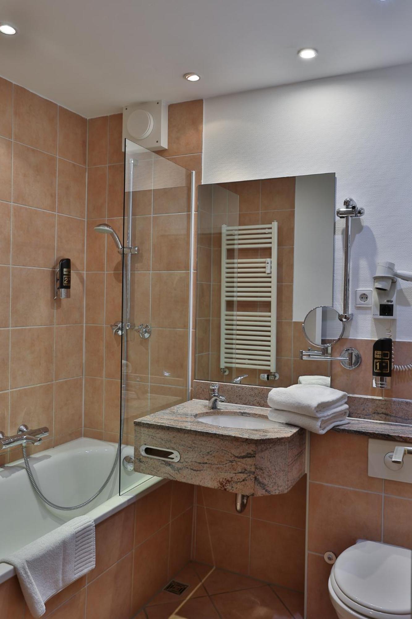 Hotel Quellenhof 3*